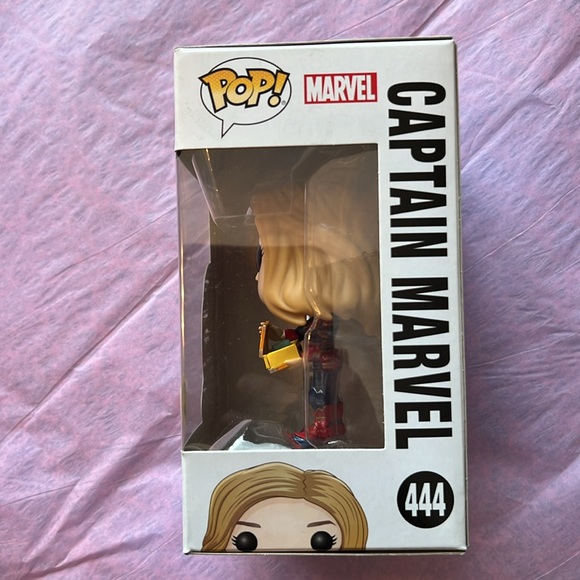 Funko pop glow in the dark captain marvel - Picture 3 of 4